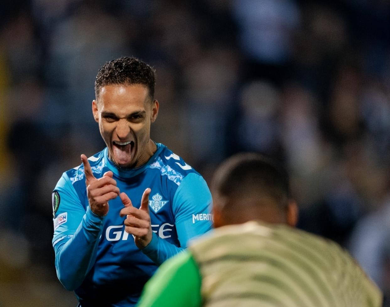 安东尼愿意留队皇马贝蒂斯，但面临无法承担的买断困境