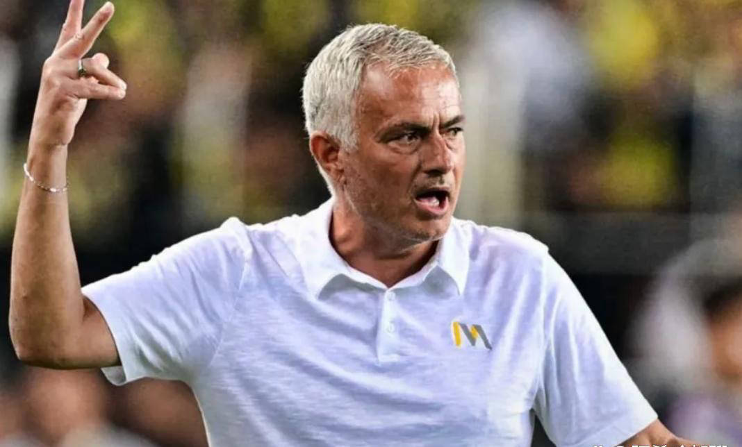 穆里尼奥受热捧！23球5助巨星助阵，瓜帅感到不安