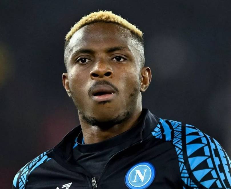 达成协议！1.2亿欧元签2大射手失败，曼联将7500万欧买断奥斯梅恩